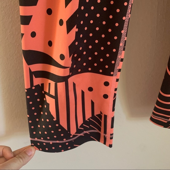 Nike Pro Dri-Fit Pink Black Geometric Crop Legging - Picture 4 of 10